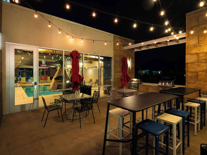 Food & Drinks 5, Home2 Suites by Hilton Joplin, MO, Jasper