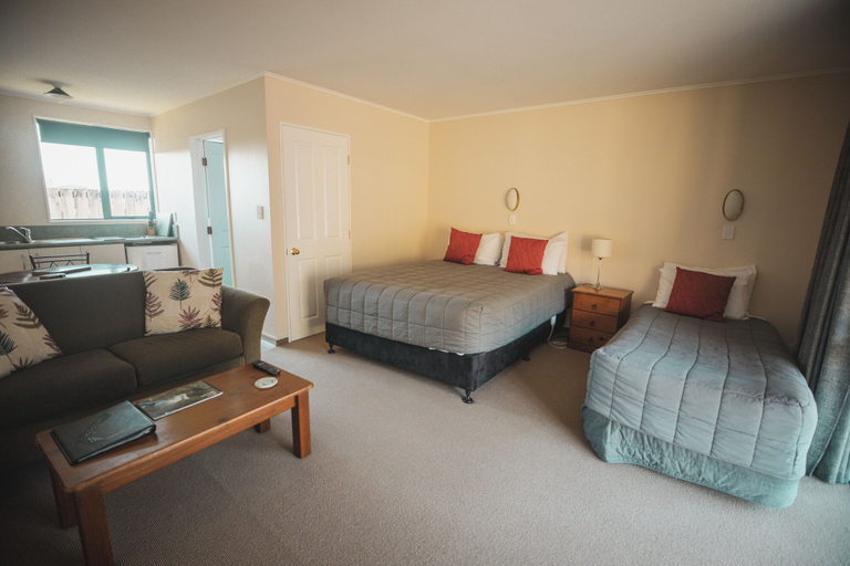 Bedroom 5, Rainforest Motel, Westland