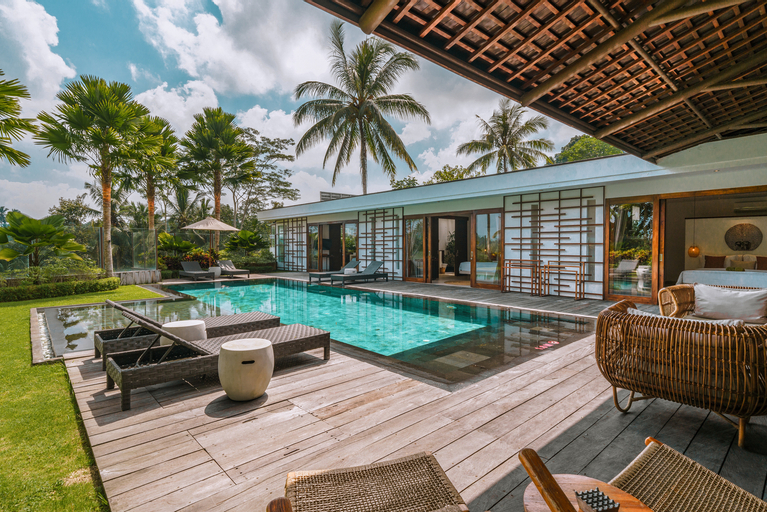 Swimming Pool 13