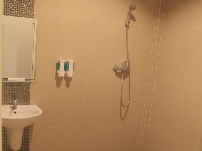 Bathroom 10