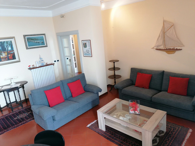 Others 4, Casa Alice, Sassari