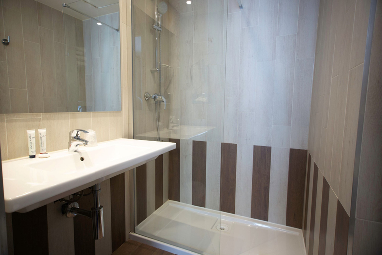 Bathroom 4, Hotel du Théâtre by Patrick Hayat, Paris