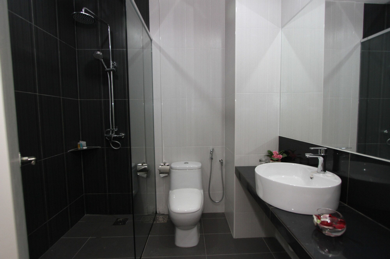 Bathroom 11