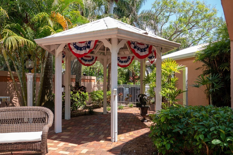 Others 5, Siesta Key Inn, Sarasota