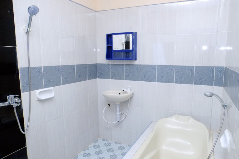 Bathroom 3, OYO 2455 Hotel Surya Bengkalis Syariah, Bengkalis