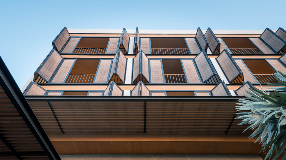 Exterior & Views 21