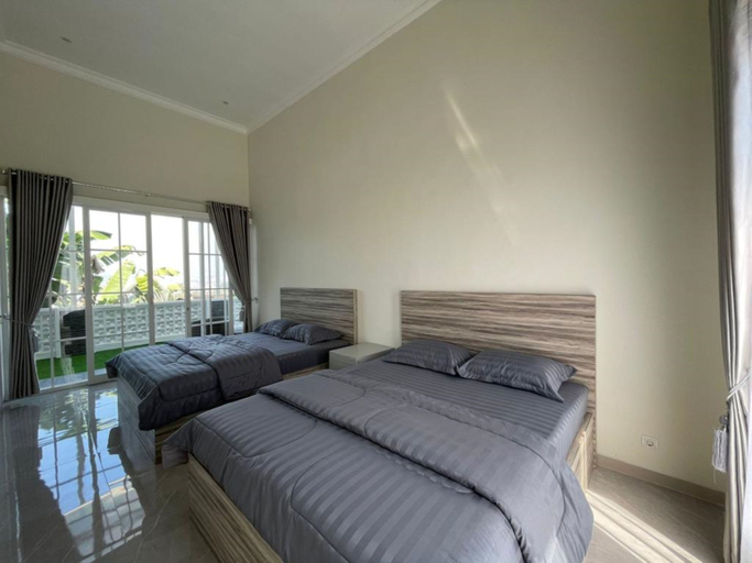 Bedroom 2, Daisha Villa Private Pool BATU, Malang