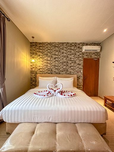 Lugano Arte Homestay - Tap to explore photos