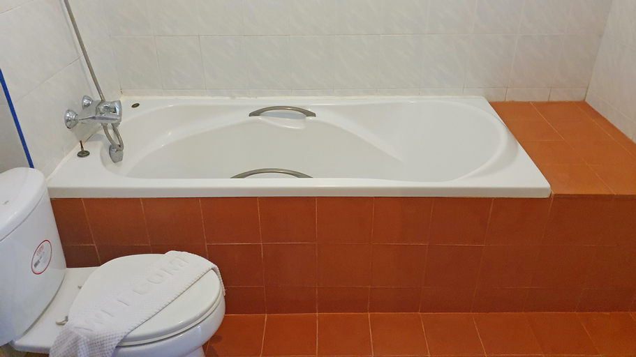 Bathroom 23