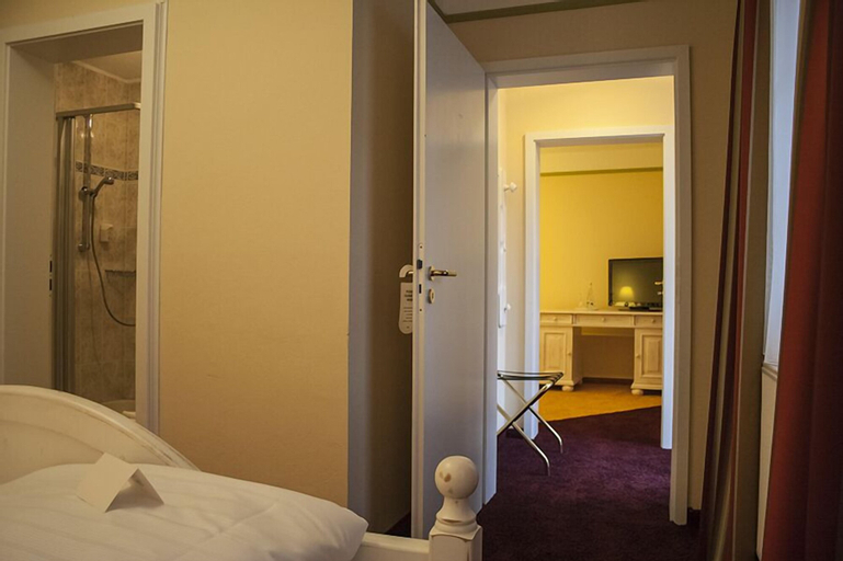 Bedroom 2, Hotel Restaurant Speeter, Bad Dürkheim