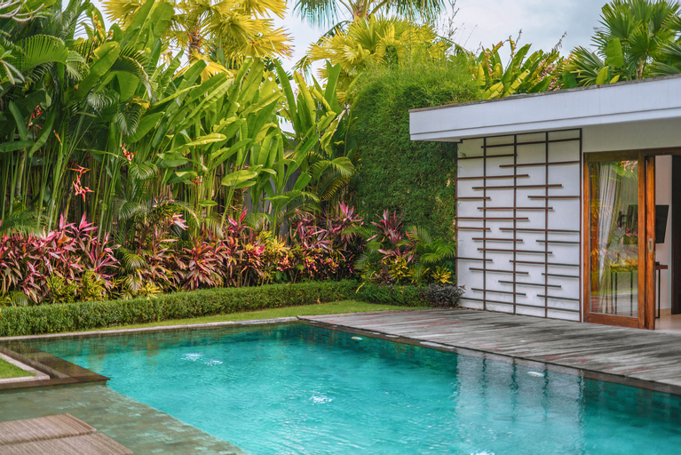 Swimming Pool 25