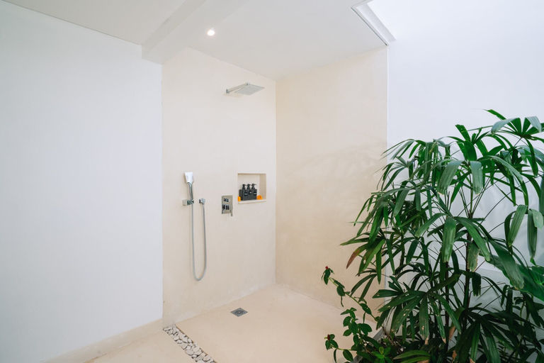 Bathroom 2, Villa L at Seseh, Badung