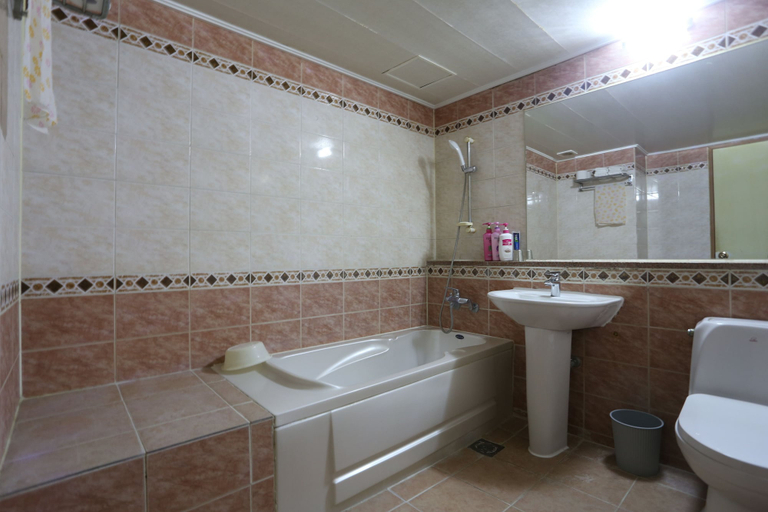 Bathroom 4, Hotel Coco, Donghae