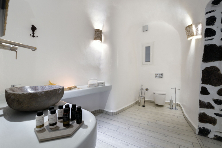 Bathroom 3, Fira Deep Blue Suite, South Aegean