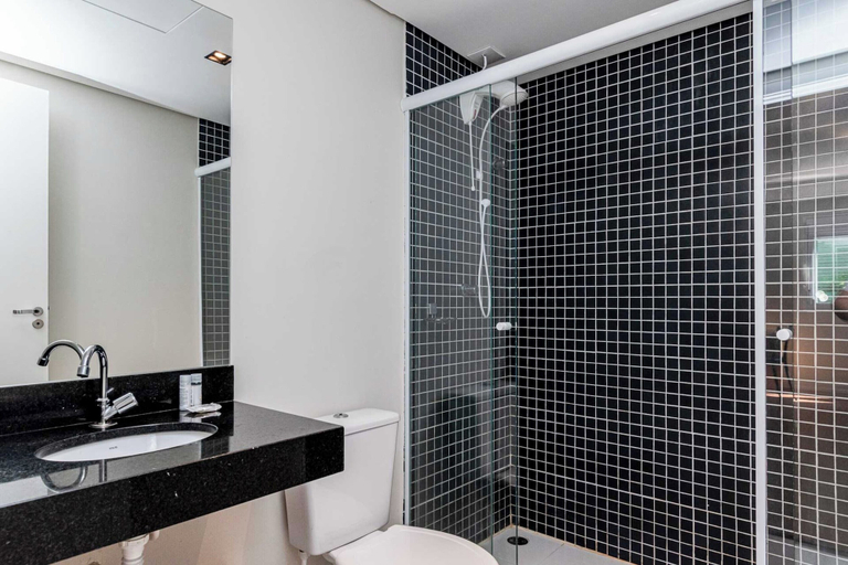 Bathroom 4, 360 Praça da Árvore, São Paulo