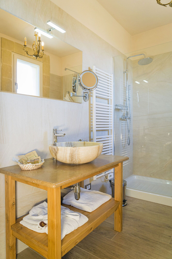 Bathroom 3, Borgo Segine, Lecce
