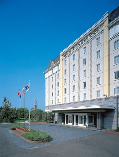 Exterior & Views 30