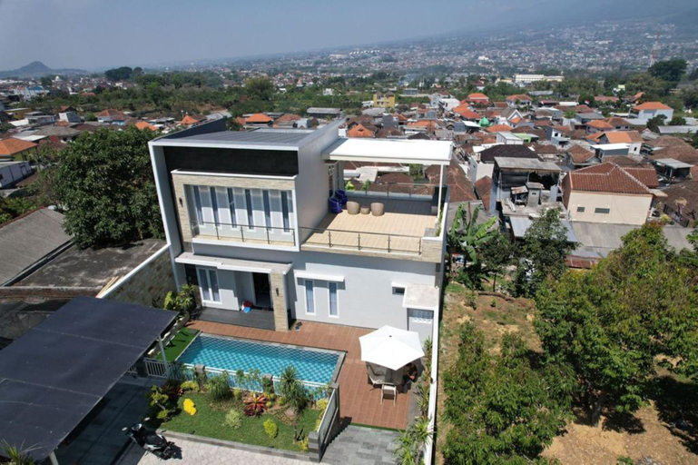 Exterior & Views 3, Daisha Villa Private Pool BATU, Malang