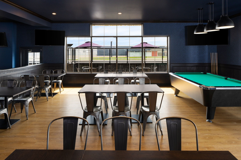 Food & Drinks 5, Four Points by Sheraton Edmonton South, Division No. 11