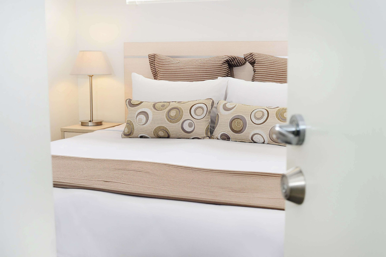 Bedroom 4, Oaks Middlemount Suites, Broadsound