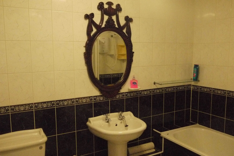 Bathroom 3, 7 Houses, Armagh, Banbridge and Craigavon