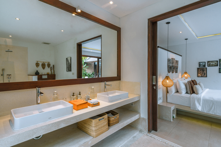 Bathroom 7