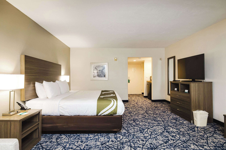 Bedroom 3, Quality Suites Houston Hobby Airport, Houston