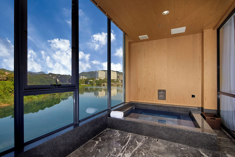 Bathroom 3, Guangdong Hot Spring Hotel, Guangzhou