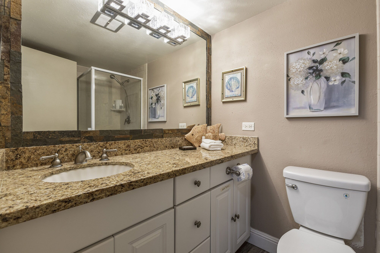 Bathroom 4, The Hawaiian Penthouse, Maui
