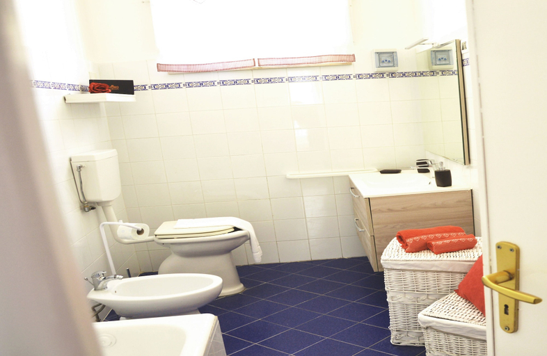Bathroom 5, I Colori della Sicilia, Catania