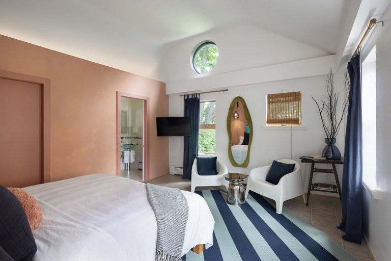 Bedroom 3, The Trail in Adams - Berkshires’ Art Hotel, Berkshire