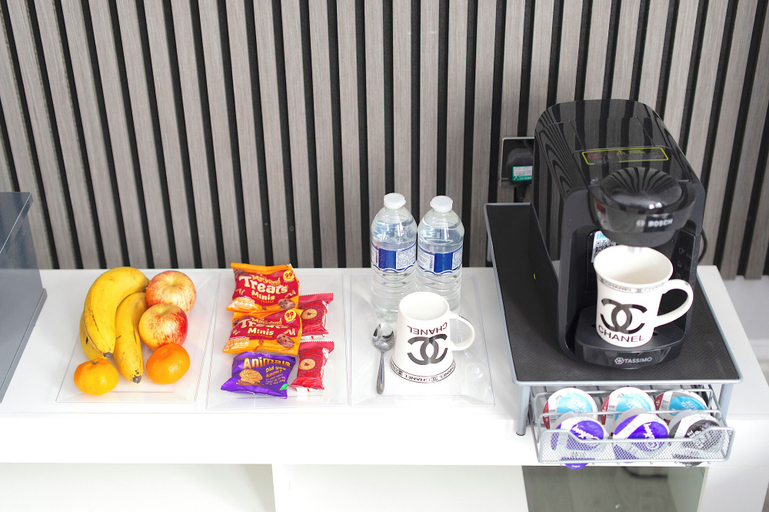 Food & Drinks 4, The Pond House - Ensuite Rooms, London