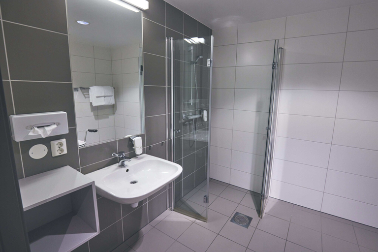 Bathroom 5, Hjorten Hotell Hitra, Hitra