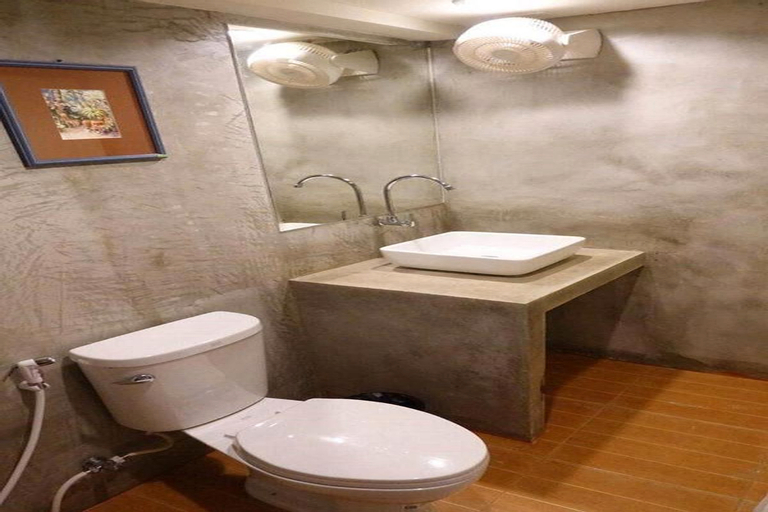 Bathroom 9