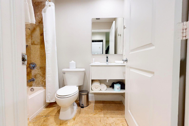 Bathroom 4, Nuvo Suites Hotel, Miami-Dade