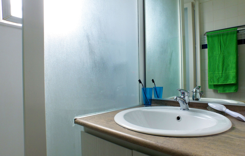 Bathroom 4, VVF Sigean Port-la-Nouvelle Corbières, Aude