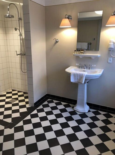 Bathroom, Hotel Baltic, Sønderborg