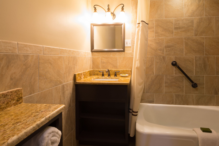 Bathroom 4, Skytop Lodge, Monroe