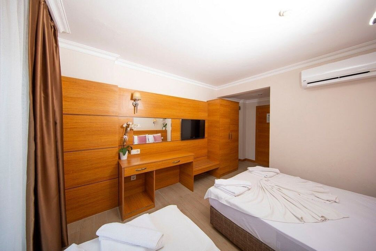 Bedroom 2, BESO Beach Hotel, Kemer
