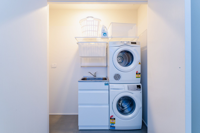 Others 4, Quarters B1- Luxurious & Spacious, Dunedin