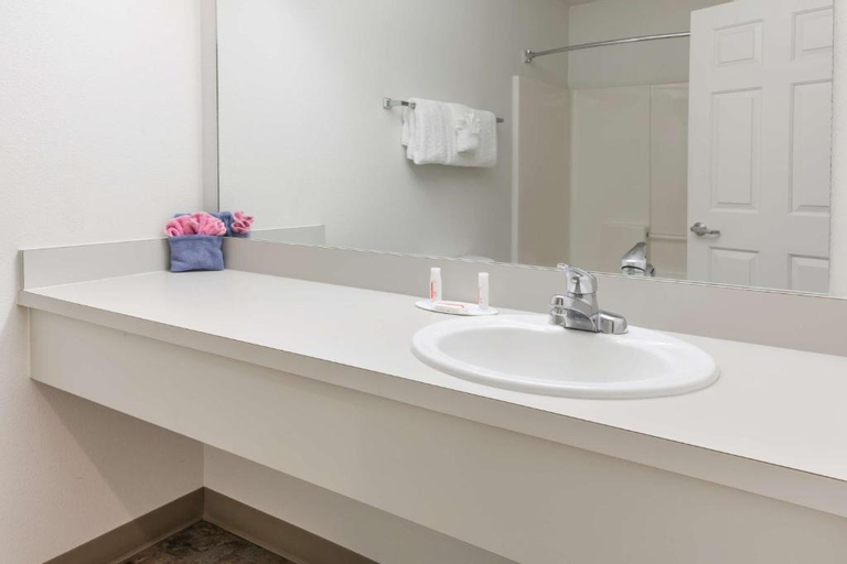 Bathroom 8