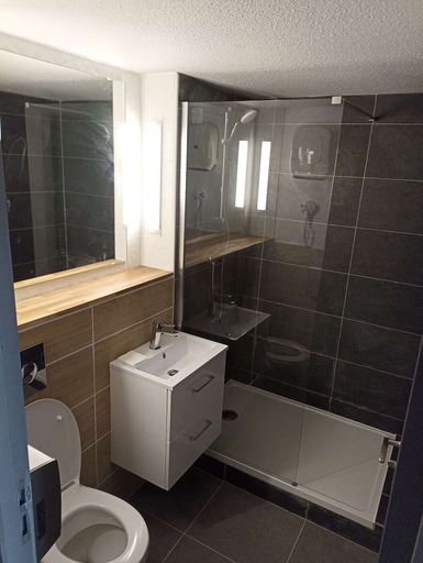 Bathroom 4, Campanile Saumur, Maine-et-Loire