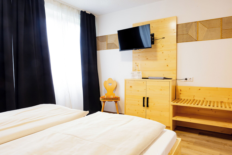 Bedroom 3, Hotel Sonnleiten, Traunstein