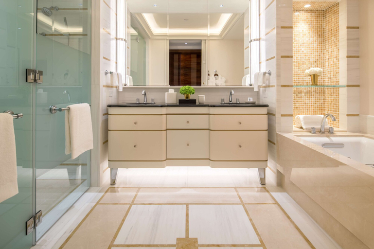 Bathroom 19