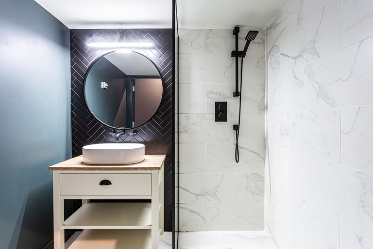 Bathroom 2, Dark Matter, Southend-on-Sea