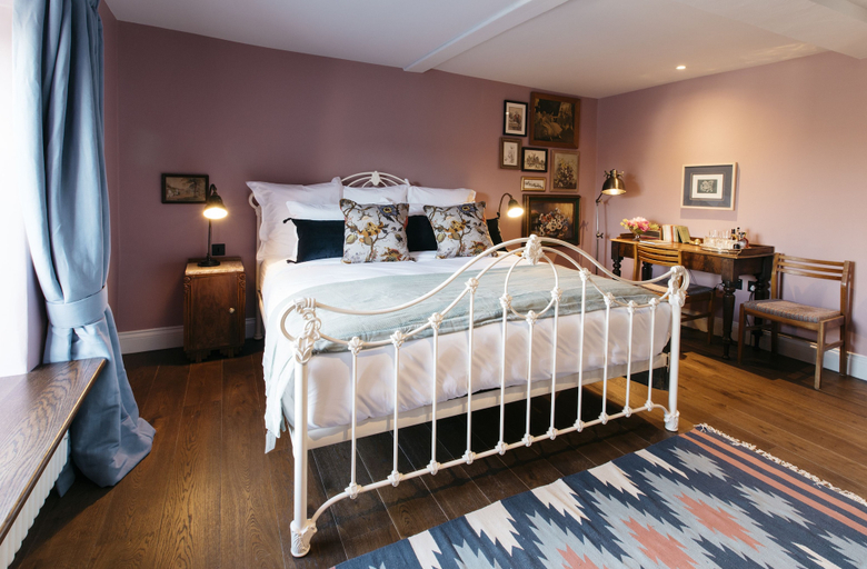 Bedroom 2, The Bower House Restaurant & Rooms, Warwickshire