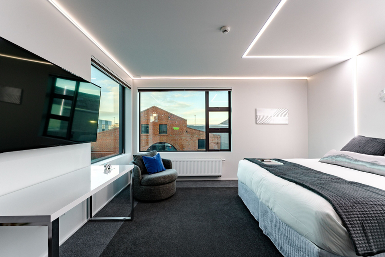 Bedroom 5, Quarters B2- Luxurious Studio, Dunedin