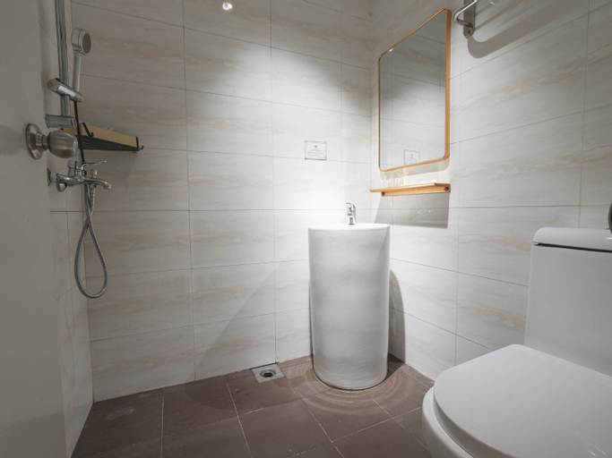 Bathroom 7