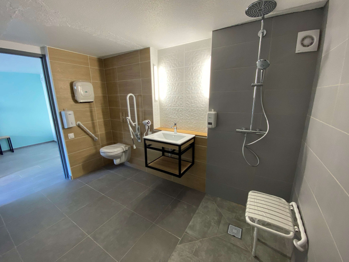 Bathroom 3, Campanile Saumur, Maine-et-Loire