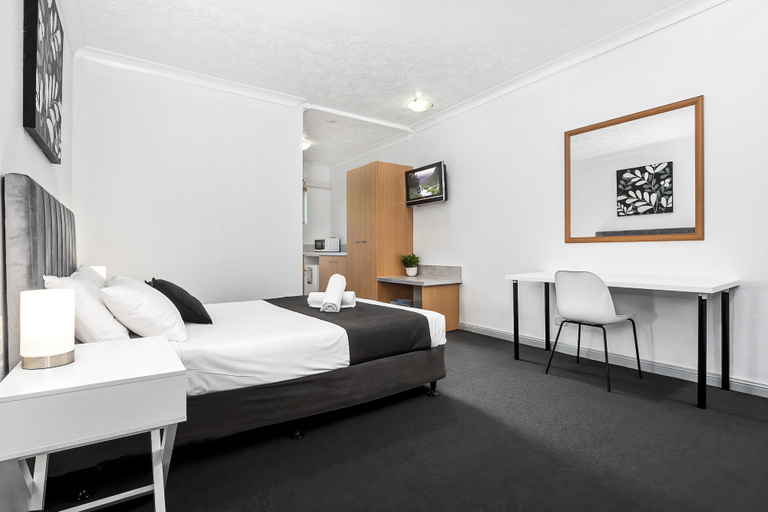 Bedroom 3, The Robert Towns, City